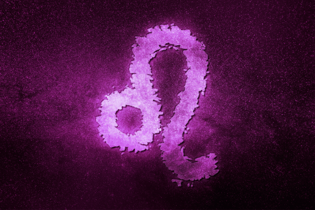 Imagem de fundo lilás e roxo e em destaque o símbolo do signo de leão.