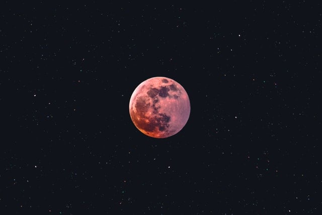 Lua rosa.