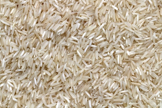 Arroz cru.